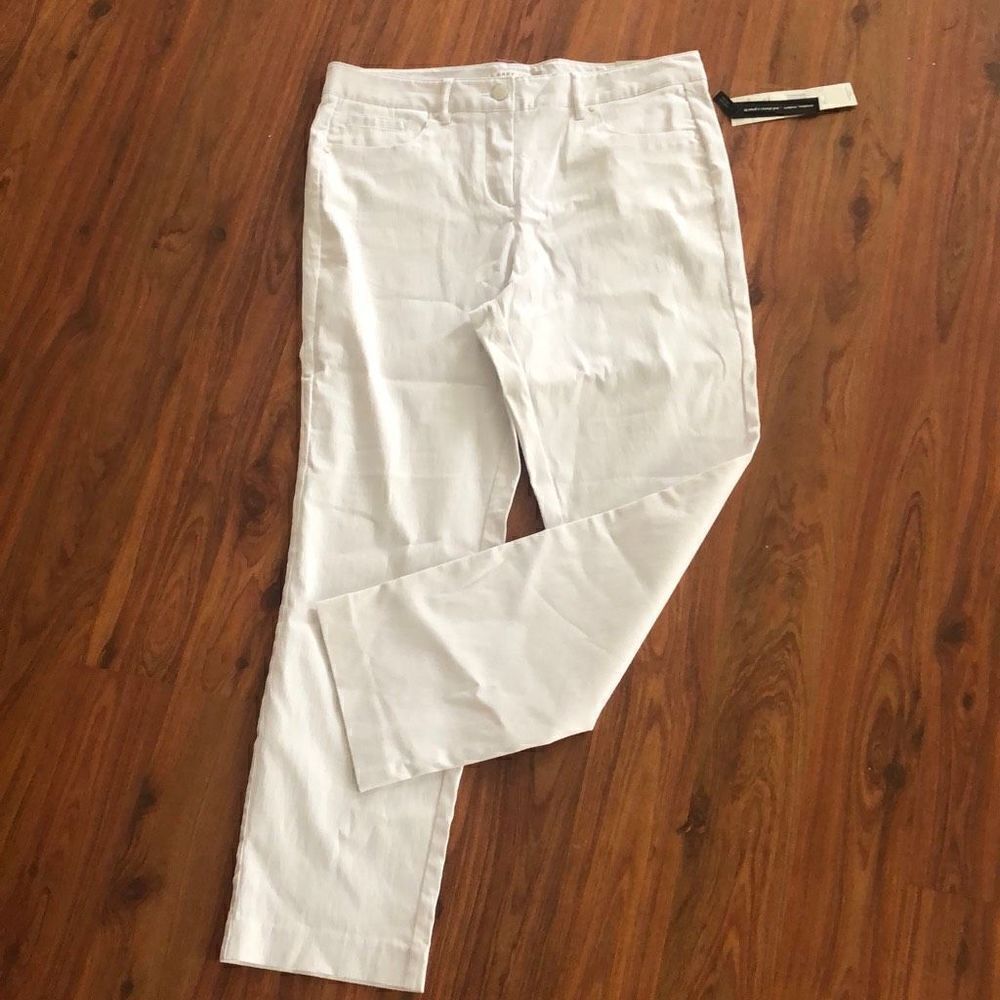 NWT Larry Levine, white slim, fit stretch, pants jeans ankle length size 10